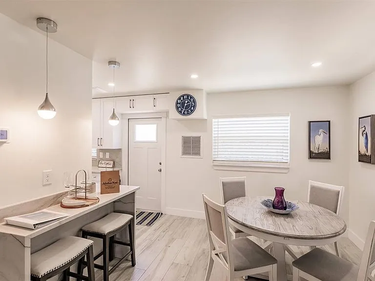 6020 Midnight Pass Rd #12 — Photo 10