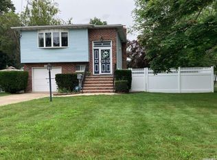 1405 N Windsor Ave, Bay Shore, NY 11706