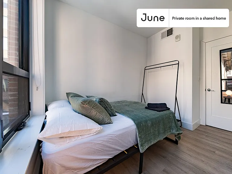 2147 P St NW #A — Photo 2