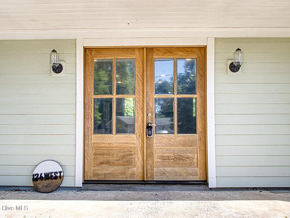 5th image of 134 W Brandywine Circle