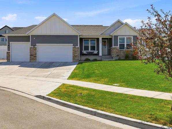 3641 S Hiawatha Cir, Saratoga Springs, UT 84045