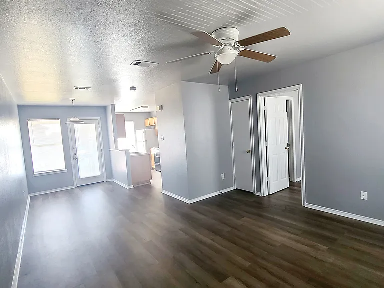 1707 Spring Rose Cir #C — Photo 4