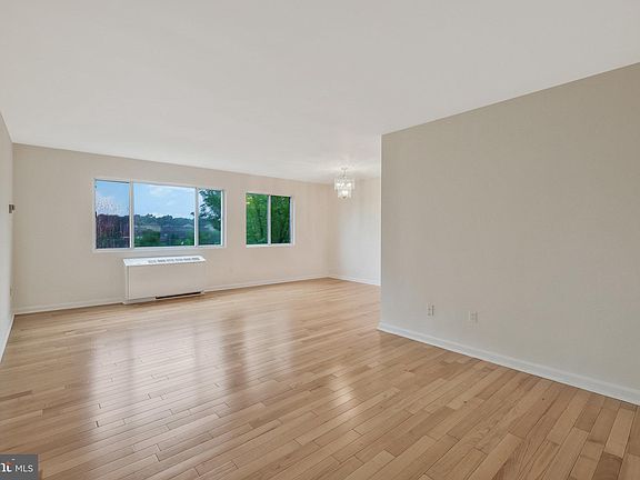 5th image of 3601 5th St S APT 504
