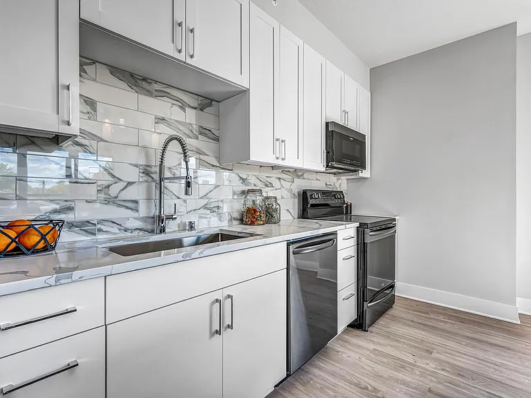 907 Winter St NE #201 — Photo 11