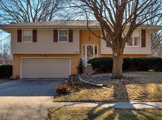 3210 Sylvania Dr, West Des Moines, IA 50266