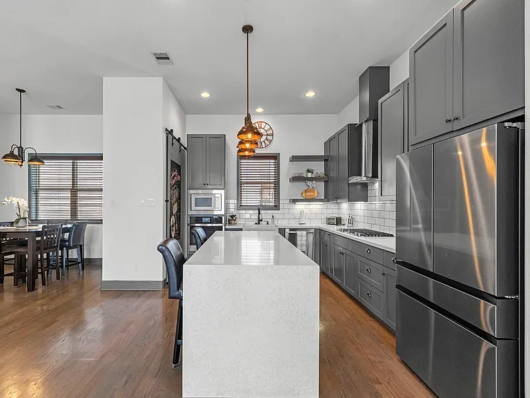 5802 Kansas St — Photo 13