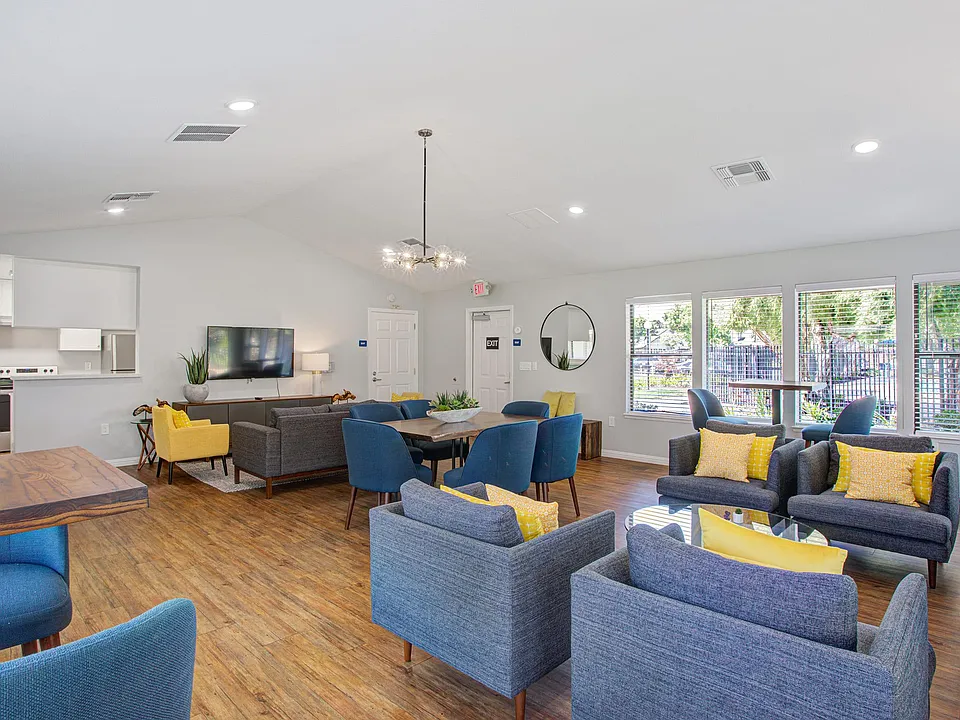 Stonegate Apartments