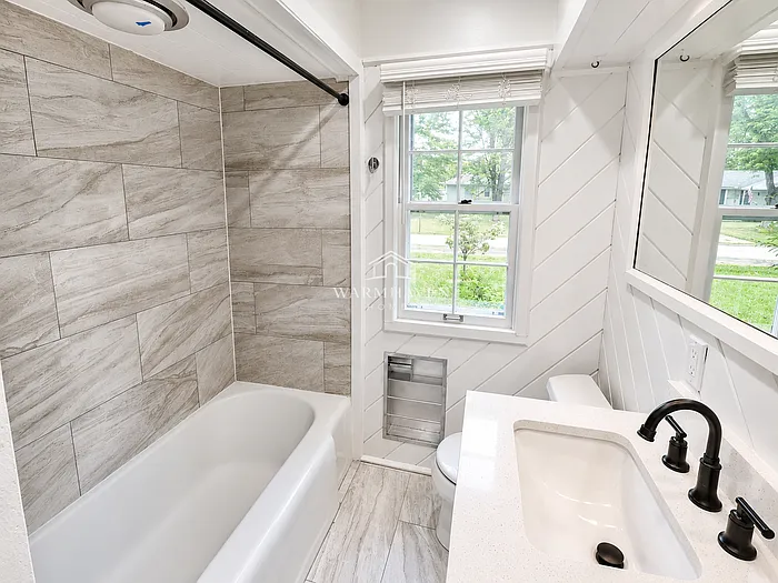 302 N Pershing Ave — Photo 7