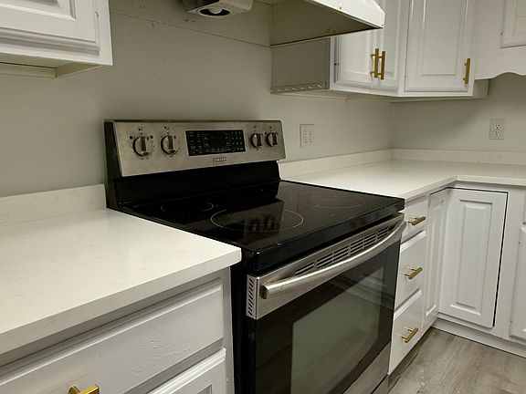3rd image of 71 E Wyomissing Ave