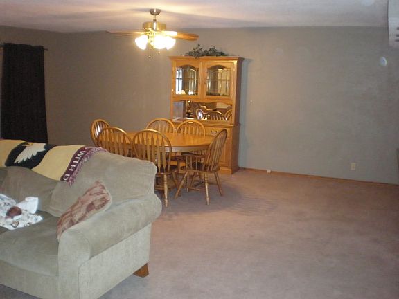 nice big dining area