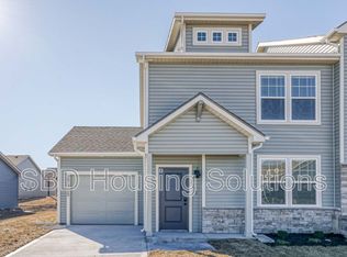 27301 E Oak View Dr, Lees Summit, MO 64086