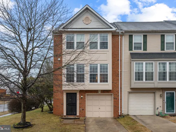 3501 Round Hill Ln, District Heights, MD 20747
