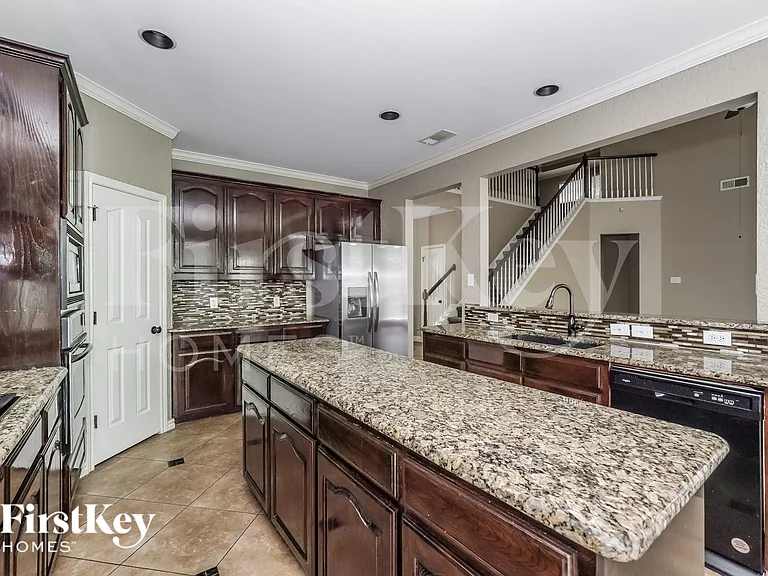 1321 Lyra Ln — Photo 6