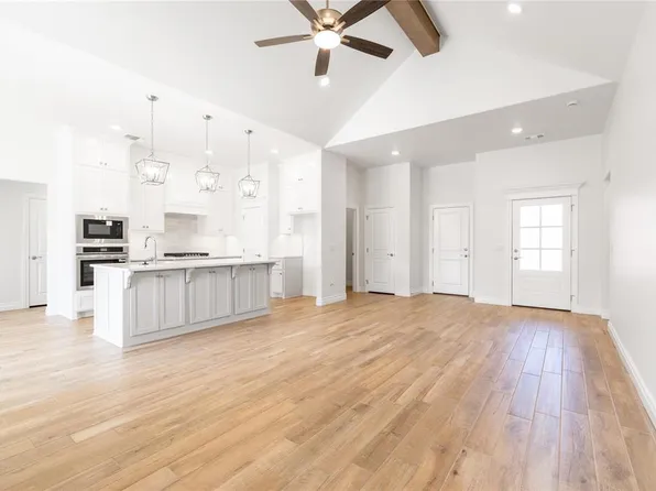 10312 SW 55th St, Mustang, OK 73064