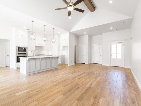 10312 SW 55th St, Mustang, OK 73064