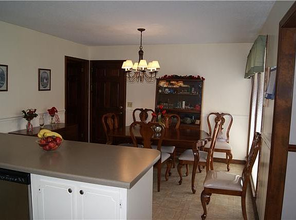 5th image of 309 Kennedy Dr