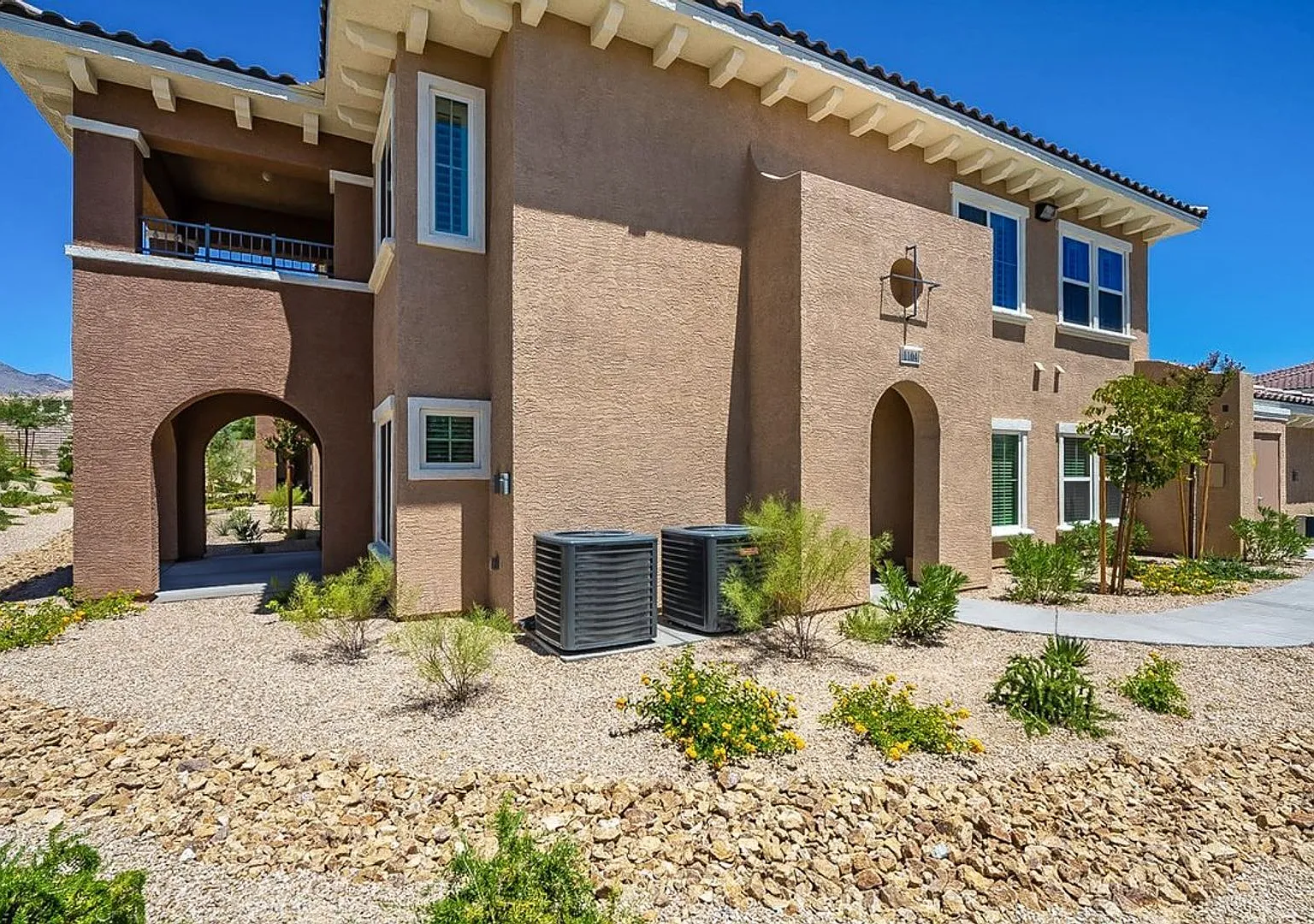 Beautiful Summerlin Home Located In The Gated Community Of Paseos! — Photo 4