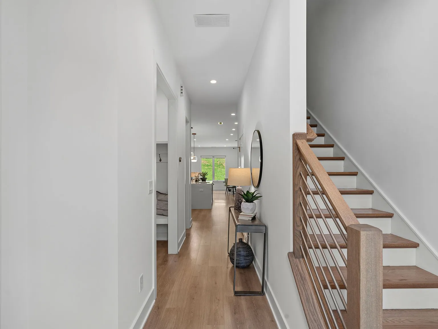 3 bed, 2.5 bath, 2464 sqft, $3,250 — Photo 4
