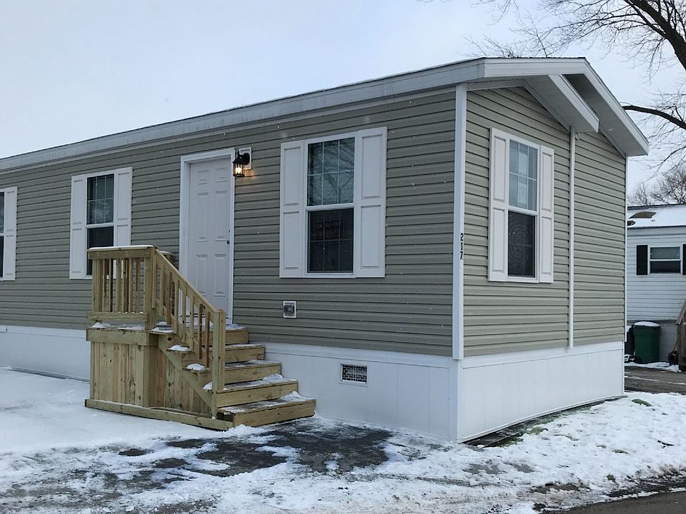 2nd image of 217 Pine Ln