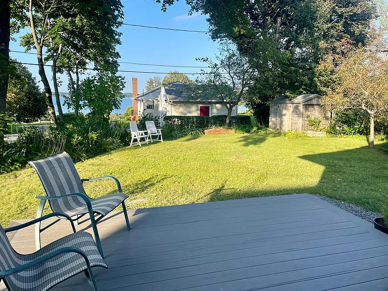 43 Deerfield Rd — Photo 20