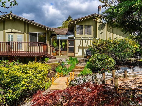 2nd image of 2212 108th Ave NE