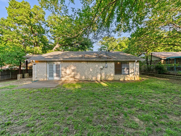 121 Lake Vis W — Photo 27