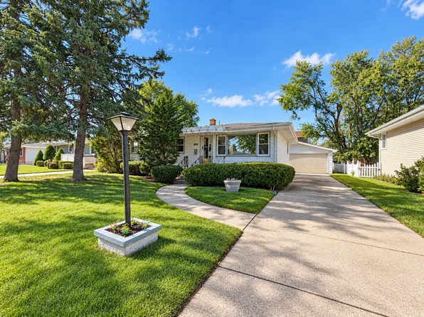 10004 Erie Pl, Highland, IN 46322