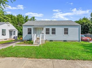 656 Ford Ave, Elgin, IL 60120