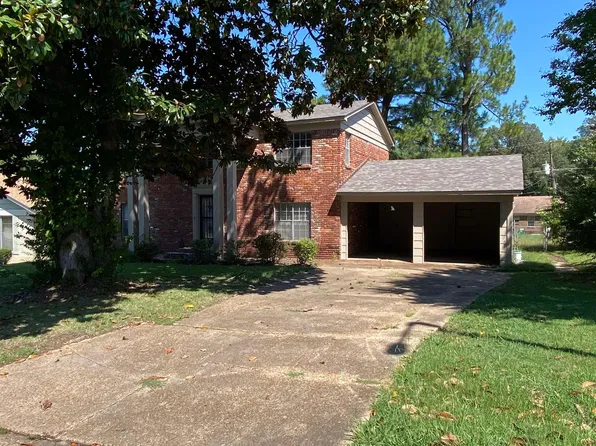 4060 Twin Lakes Dr, Memphis, TN 38128