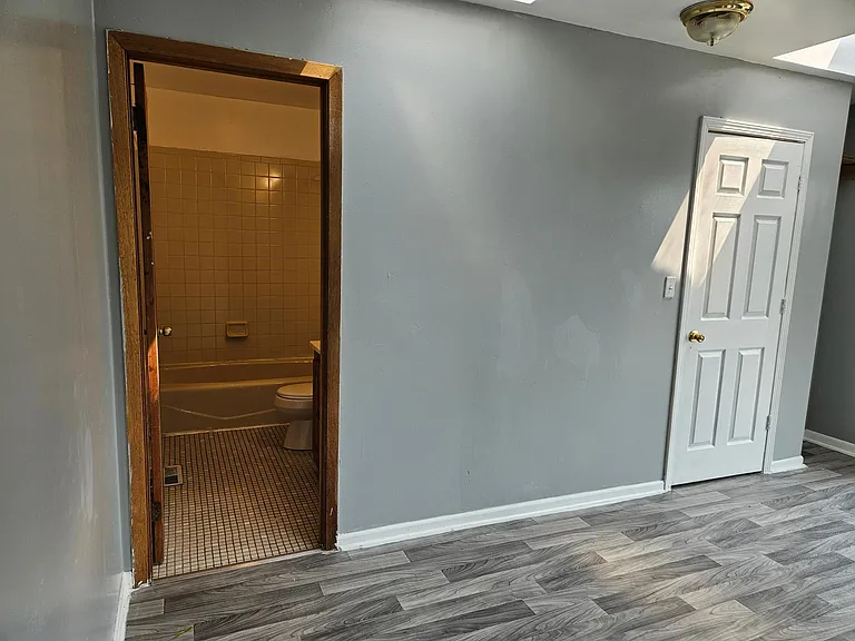 9258 S Parnell Ave — Photo 17