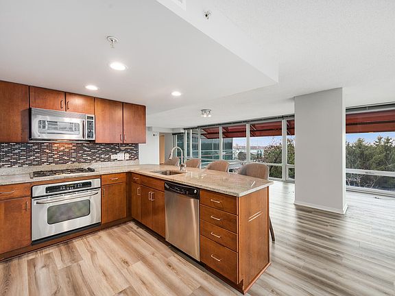 3rd image of 9715 Woods Dr Unit 700