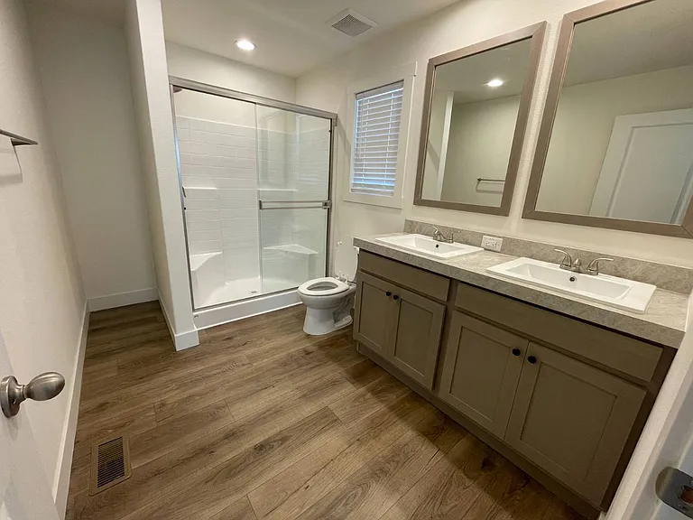 5427 Edgewood Ln #4E — Photo 8
