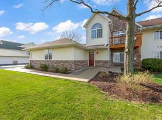 4790 W Maple Leaf Cir, Milwaukee, WI 53220
