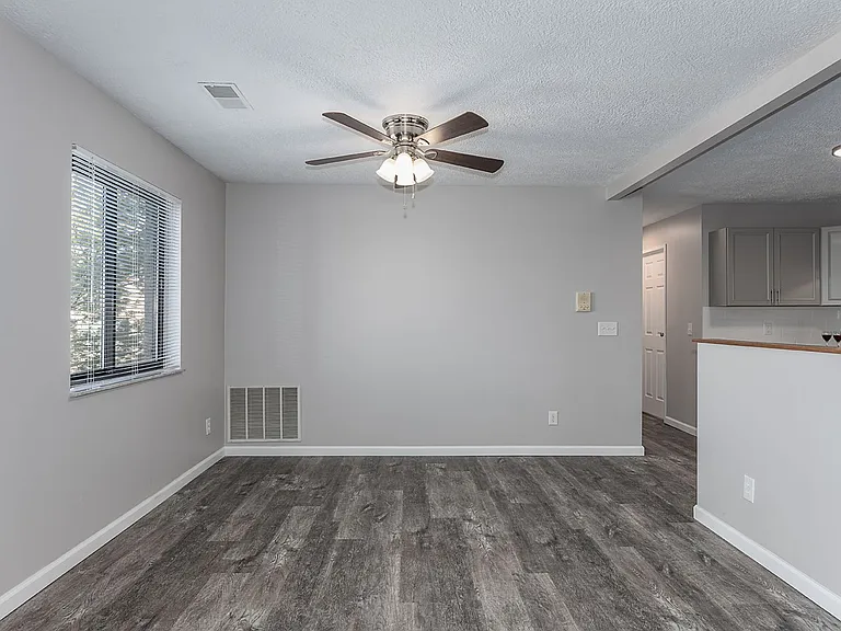 Skyridge Apartment Homes — Photo 5