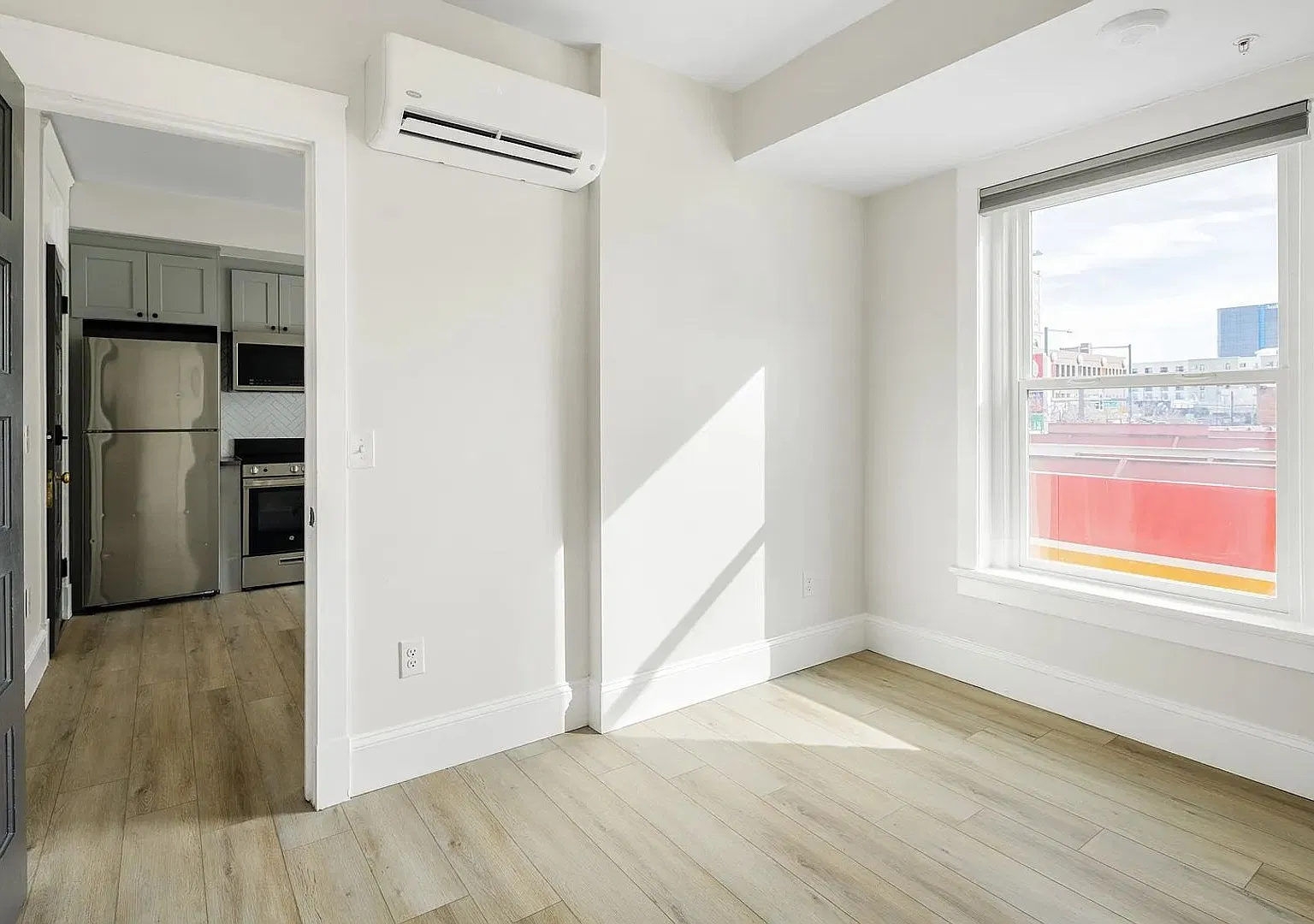 Margot Flats #304 | 2 Months Free - Modern 1-Bed Golden Triangle Apartment With In-Unit Washer & ... — Photo 4