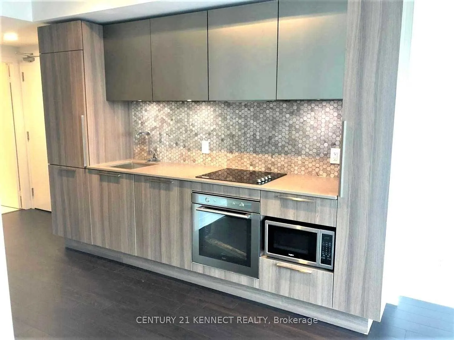 Axis Condos — Photo 4