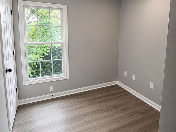 3rd image of 2998 Winchester Ave APT 10