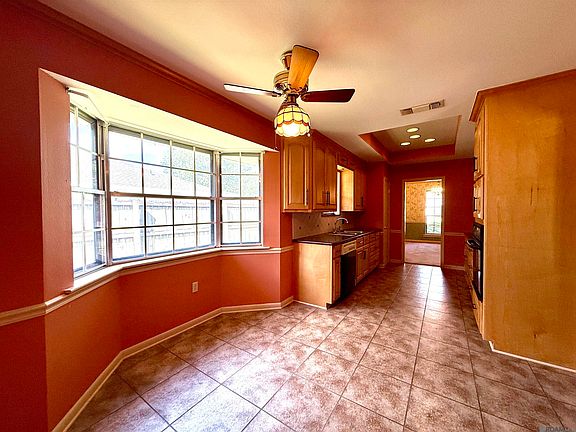 5th image of 738 Bromley Dr