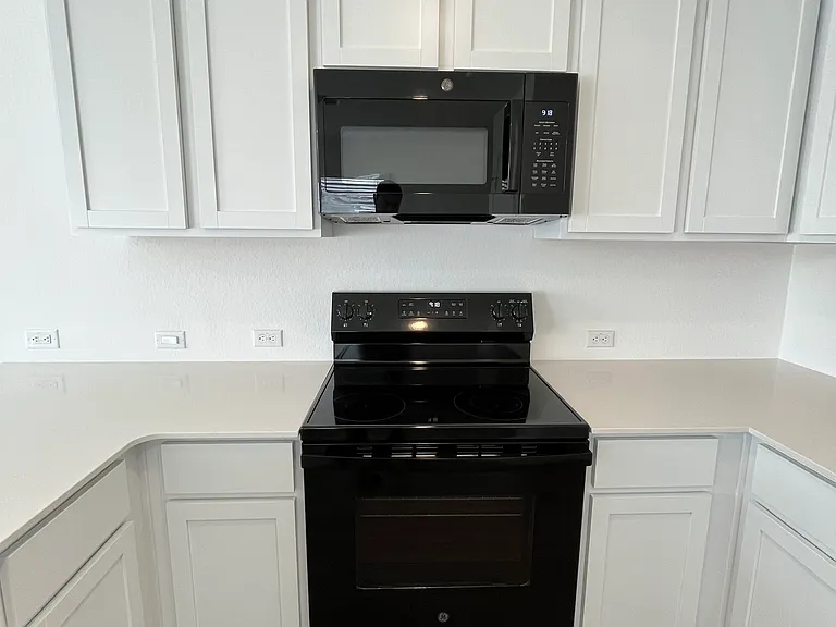 591 Commander Abbott Dr — Photo 10