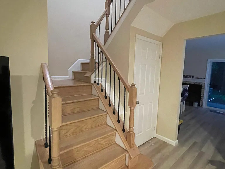 241 Larchwood Ct — Photo 31
