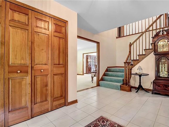 5th image of 8348 Black Walnut Dr