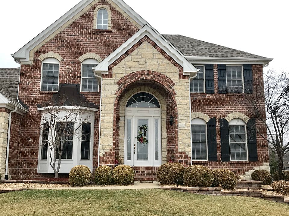 2nd image of 1028 Castleview Ct