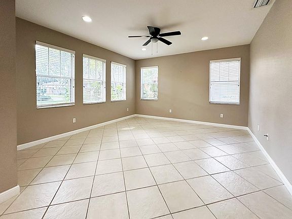 4th image of 975 Millbrae Court #2