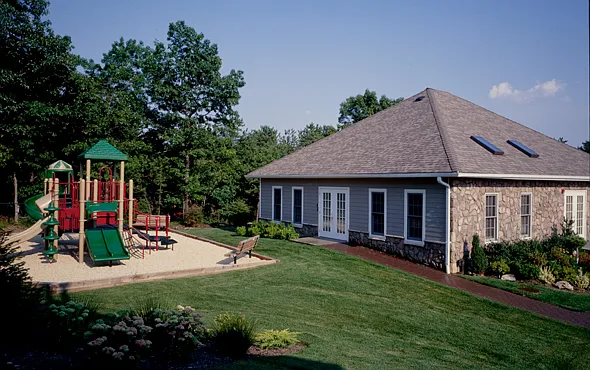 Fairfield Gables at Setauket — Photo 23