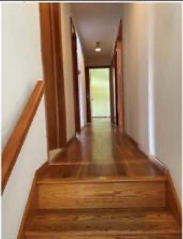4 bed, 2.5 bath, 1910 sqft, $2,500 — Photo 2