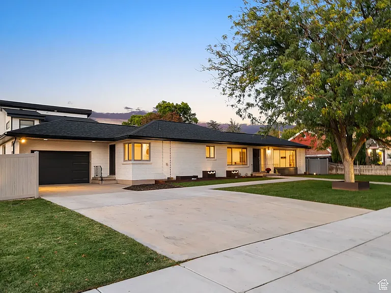 2311 E Delia Dr #R — Photo 1