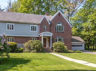 16 Alba Cir, Newton, MA 02458