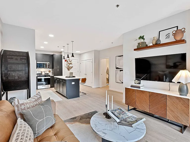 Metro 19 Apartments — Photo 10