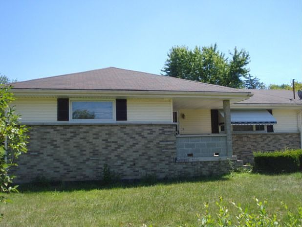 1st image of 425 Drake Ave