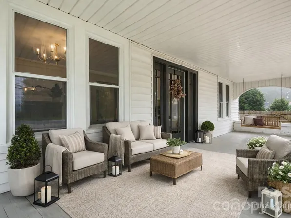 1590 S Center St, Hickory, NC 28602